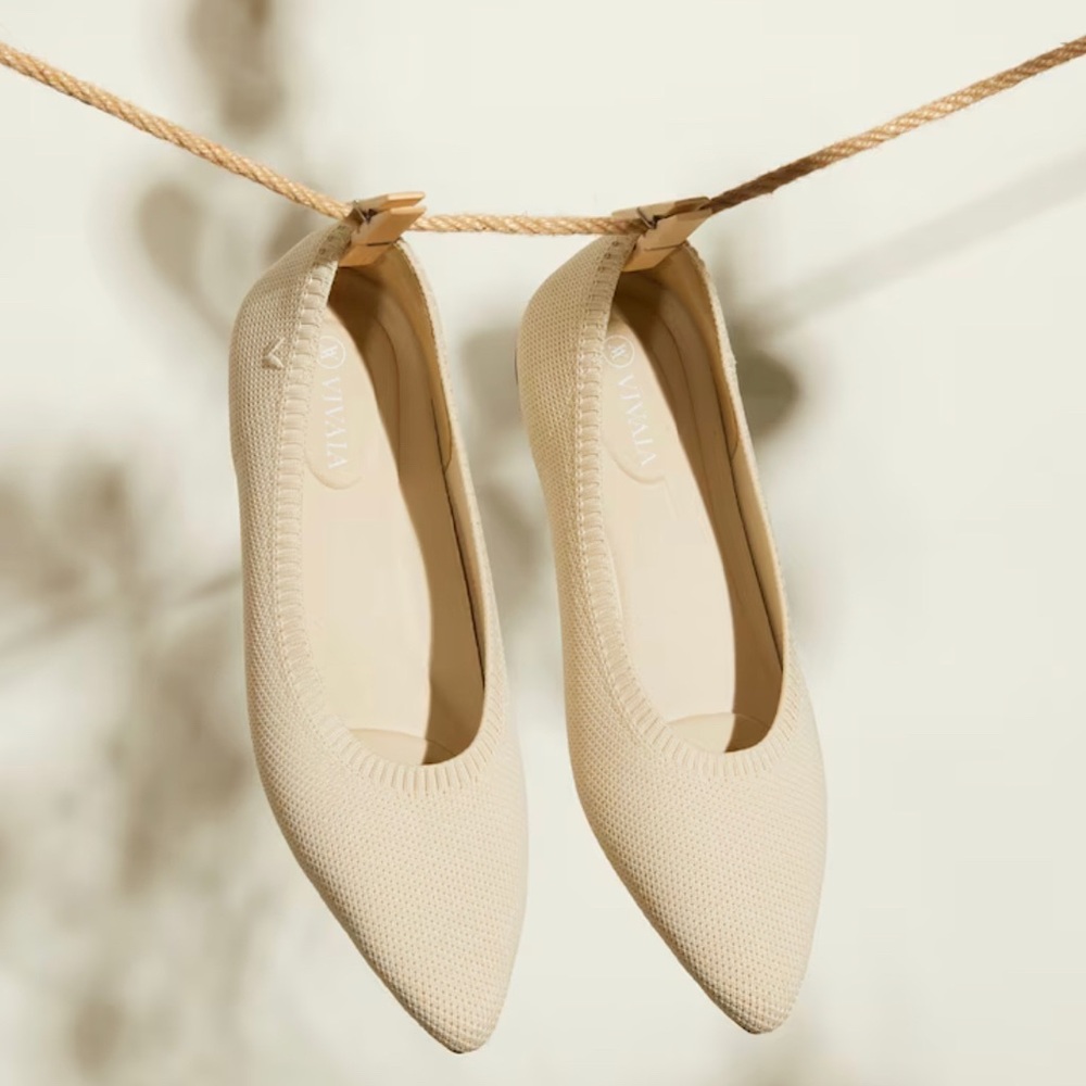 VIVAIA Aria Pointed Toe Cream Ivory Ballet Flats Size 7.5